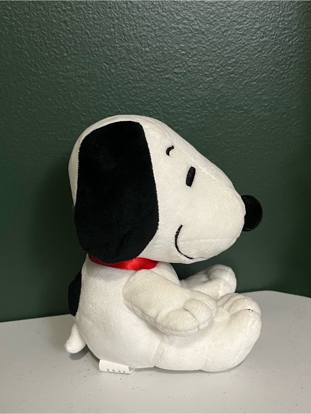 Hallmark Snoopy Plush Dog - Picture 2 of 4